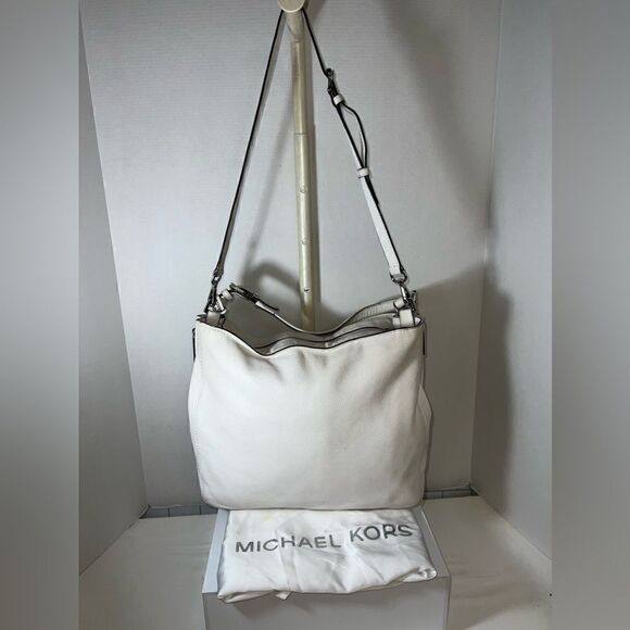 Micheal Kors Large Hobo - Picture 4 of 9